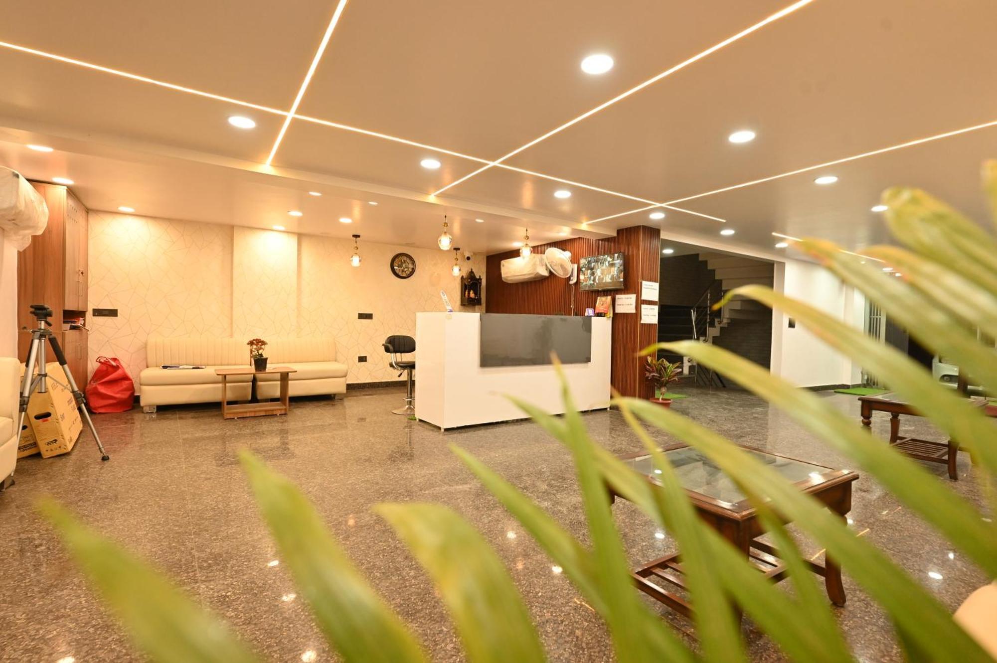 Hotel Down Town Paschim Vihar 델리 외부 사진