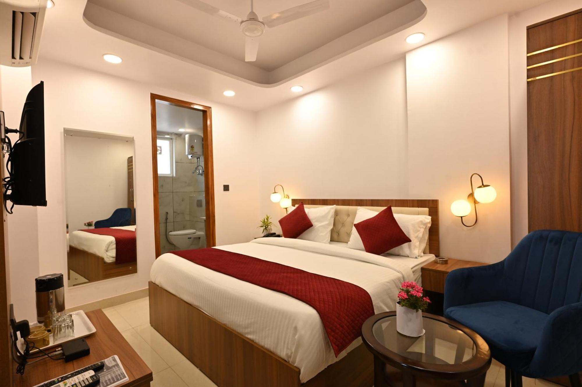Hotel Down Town Paschim Vihar 델리 외부 사진
