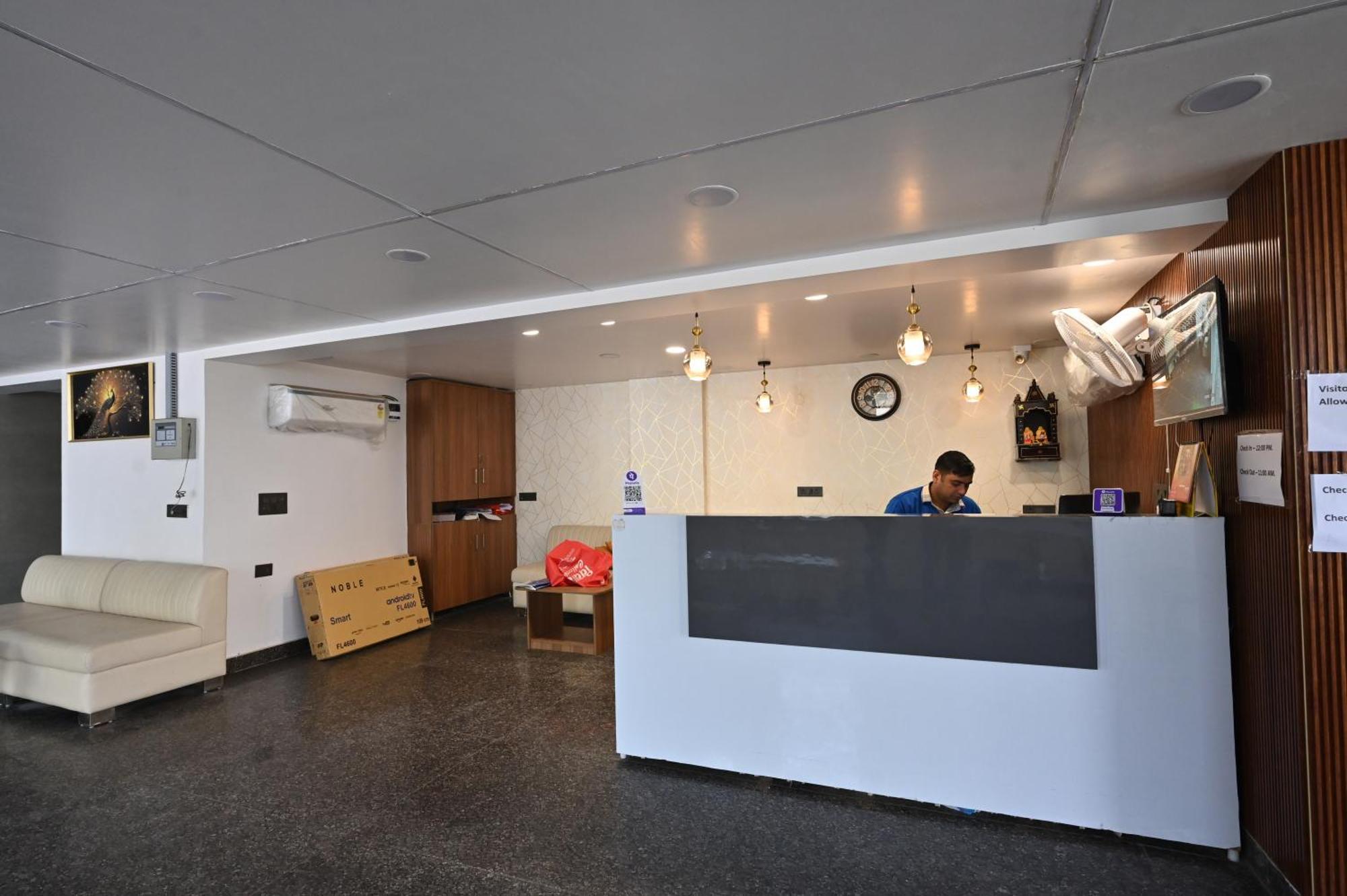 Hotel Down Town Paschim Vihar 델리 외부 사진