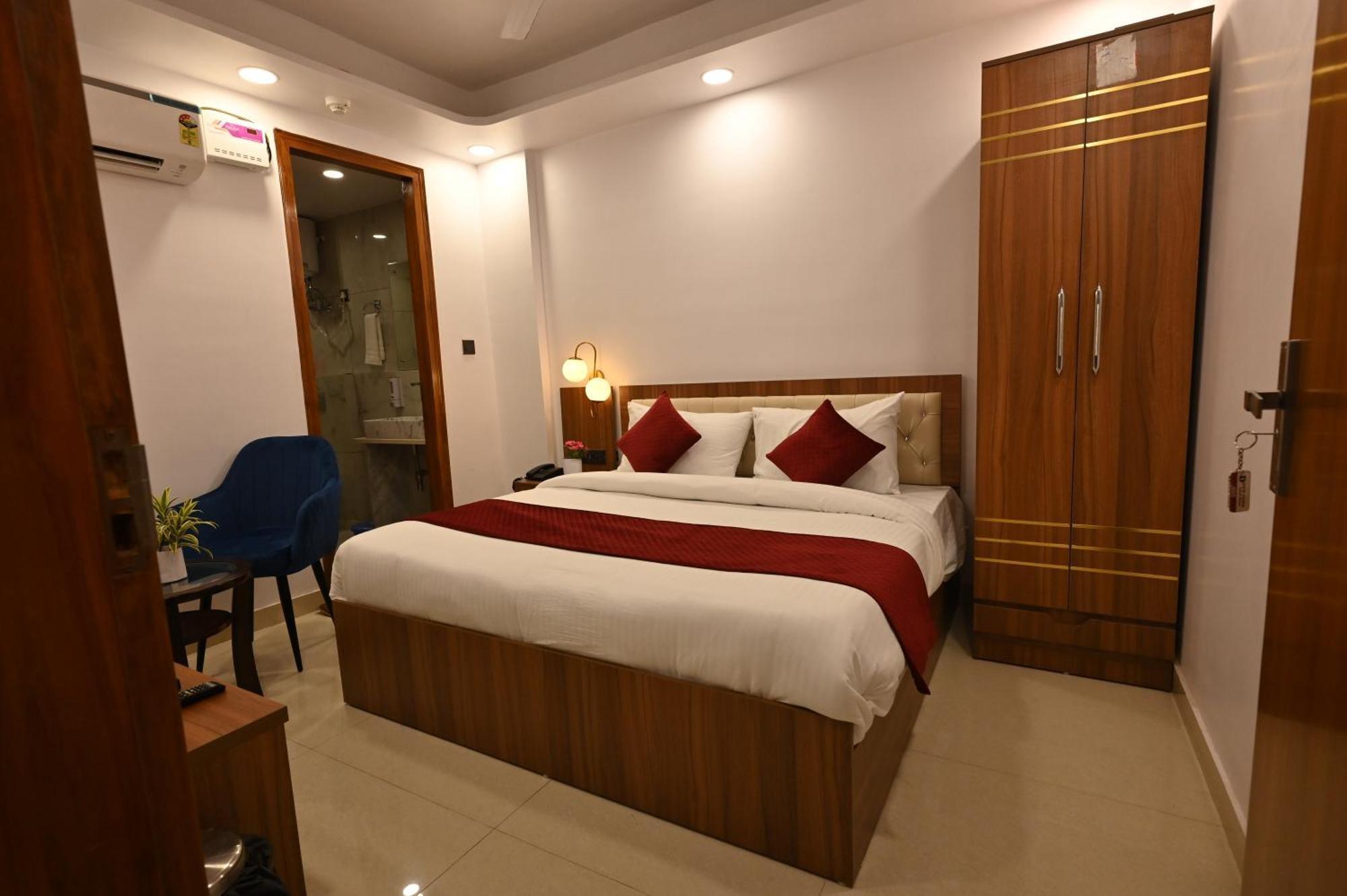 Hotel Down Town Paschim Vihar 델리 외부 사진