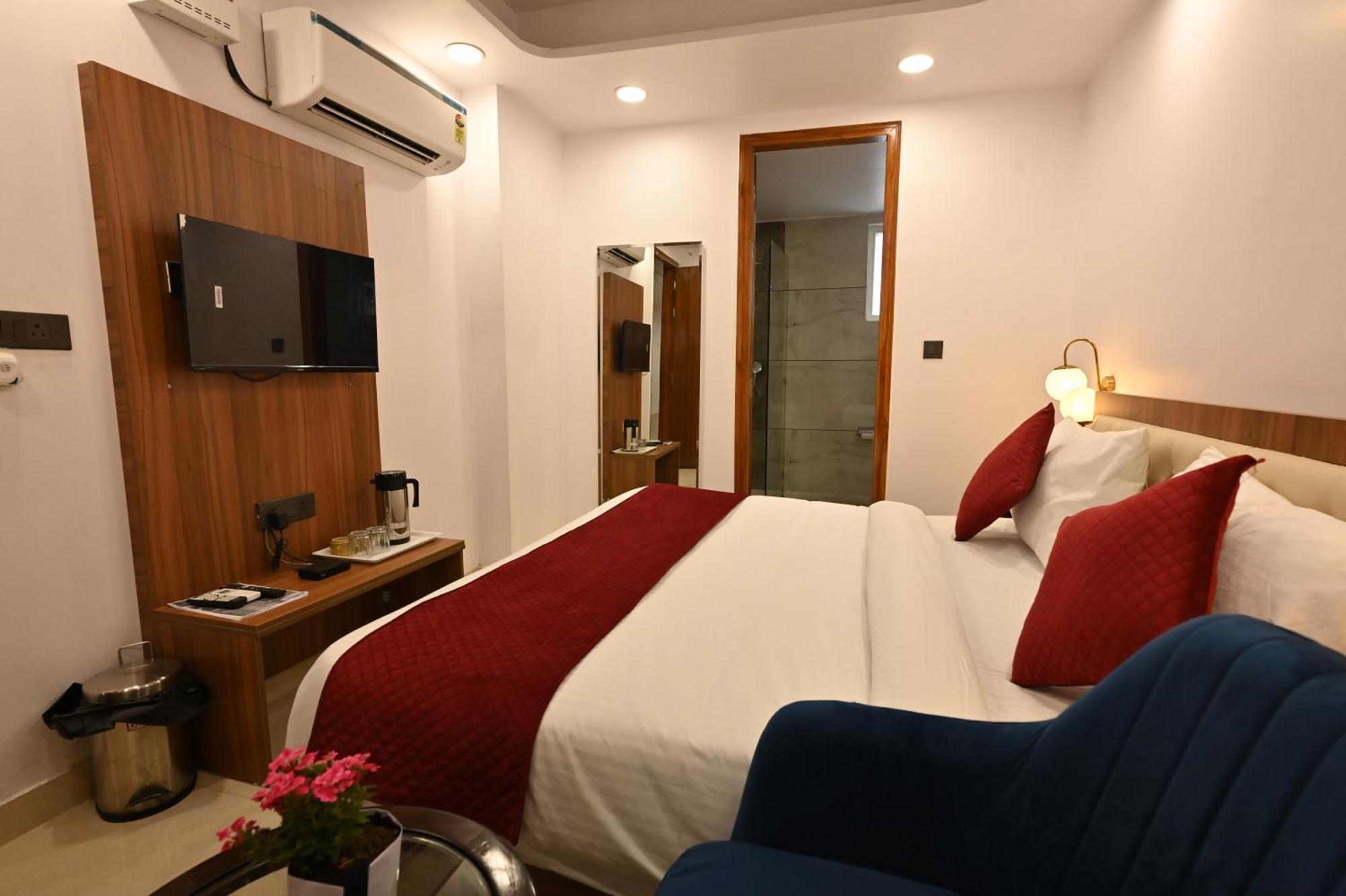 Hotel Down Town Paschim Vihar 델리 외부 사진