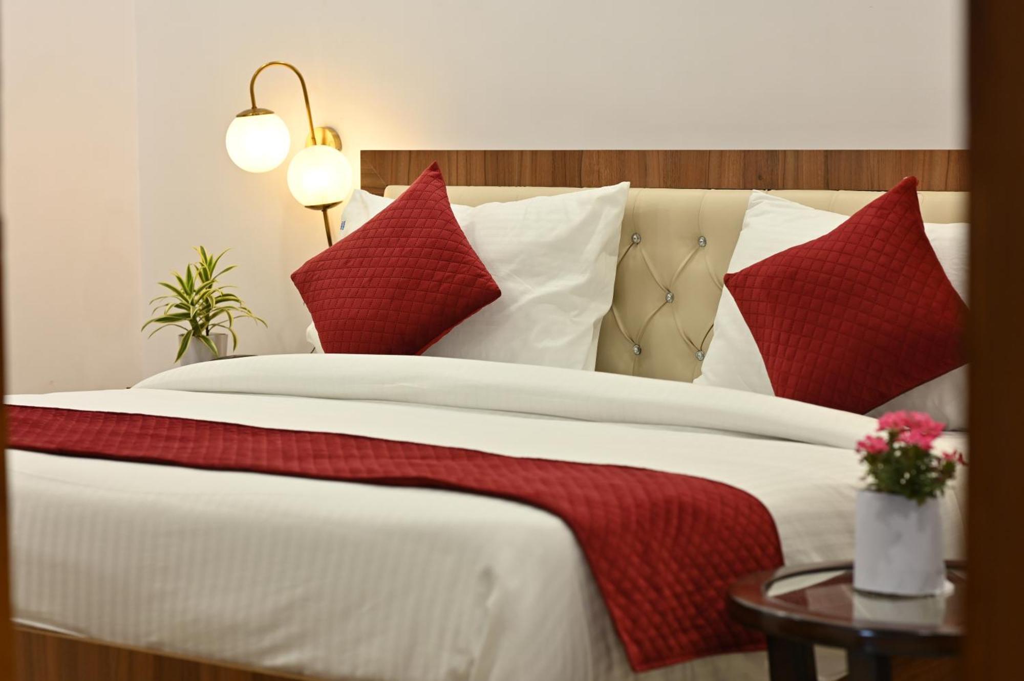 Hotel Down Town Paschim Vihar 델리 외부 사진