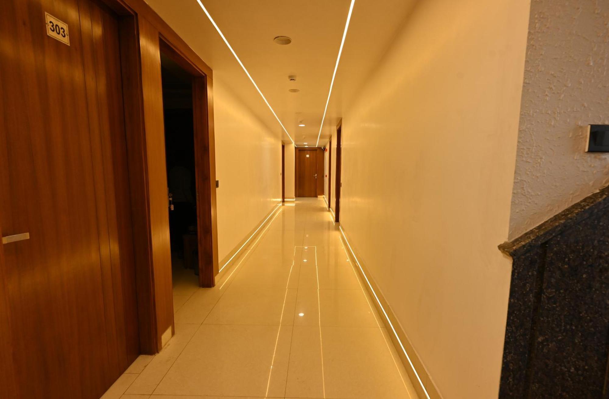 Hotel Down Town Paschim Vihar 델리 외부 사진